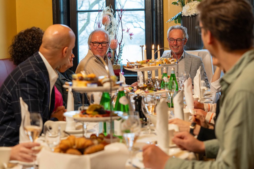 literaturhauscafe-fruehstueck-brunch-02 svg+xml;charset=utf